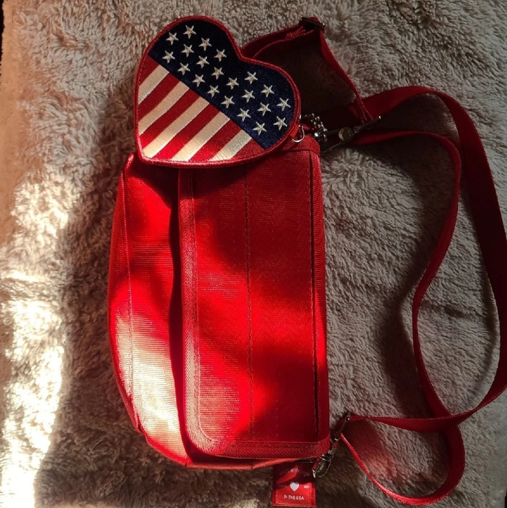 Harveys seatbelt bag